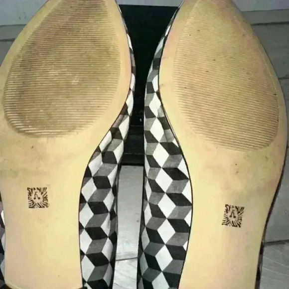 Anne Klein - Pointed‎ Toe Flats - Picture 5 of 5